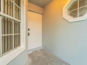 9220 Arborwood Cir, Davie FL 33328