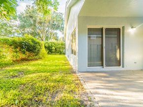 9220 Arborwood Cir, Davie FL 33328