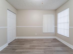 9220 Arborwood Cir, Davie FL 33328