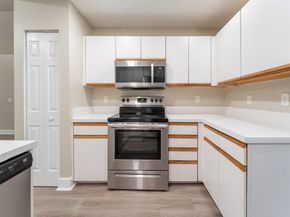 9220 Arborwood Cir, Davie FL 33328