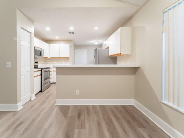 9220 Arborwood Cir, Davie FL 33328