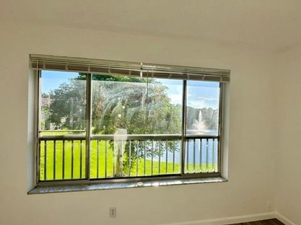 927 Twin Lakes J3, Coral Springs FL 33071
