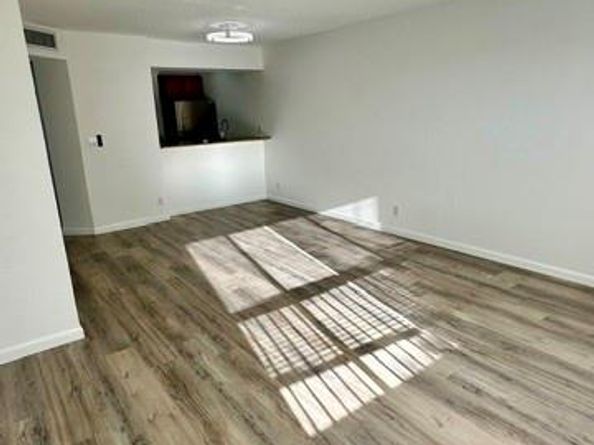 927 Twin Lakes J3, Coral Springs FL 33071