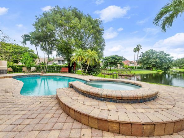 10111 Vestal Ct, Coral Springs FL 33071