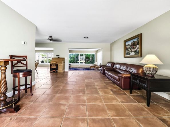 1711 NE 40th Ct, Oakland Park FL 33334