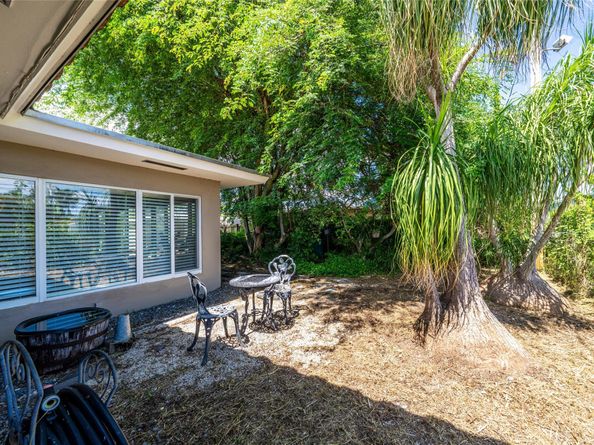 1711 NE 40th Ct, Oakland Park FL 33334