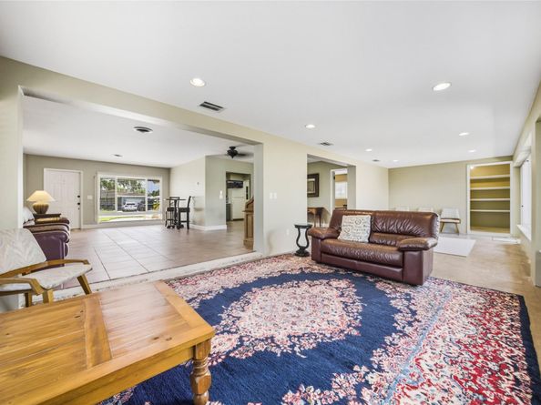 1711 NE 40th Ct, Oakland Park FL 33334