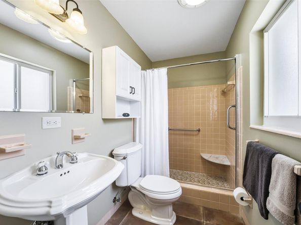 1711 NE 40th Ct, Oakland Park FL 33334