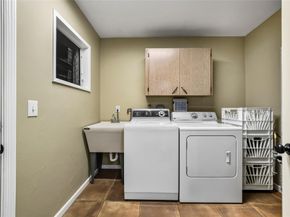 1711 NE 40th Ct, Oakland Park FL 33334