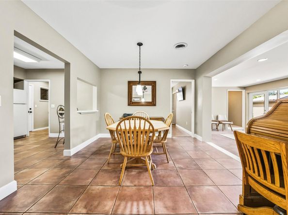 1711 NE 40th Ct, Oakland Park FL 33334