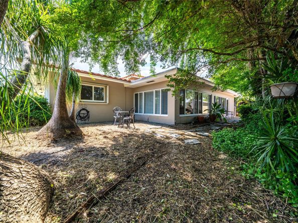 1711 NE 40th Ct, Oakland Park FL 33334
