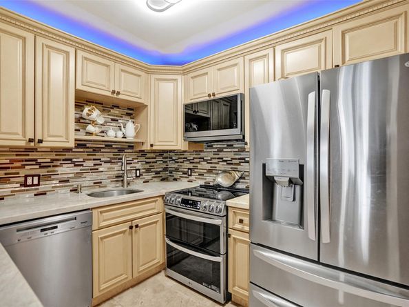101 E Mcnab Rd 407, Pompano Beach FL 33060