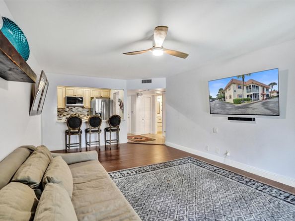 101 E Mcnab Rd 407, Pompano Beach FL 33060