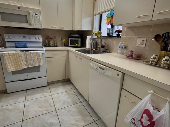 4820 Lucerne Lakes Boulevard W 107, Greenacres FL 33467