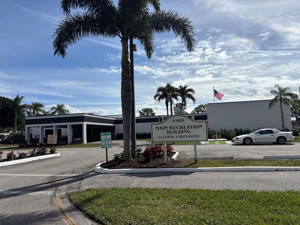 4820 Lucerne Lakes Boulevard W 107, Greenacres FL 33467