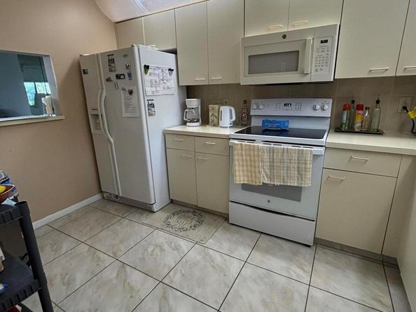 4820 Lucerne Lakes Boulevard W 107, Greenacres FL 33467
