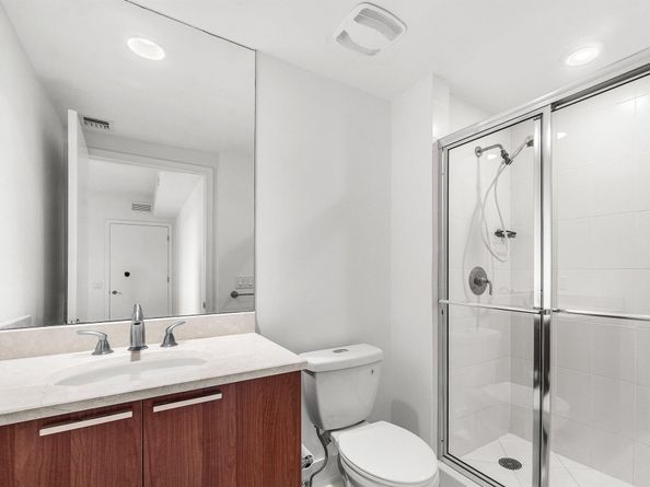 2650 Lake Shore Drive 1005, Riviera Beach FL 33404