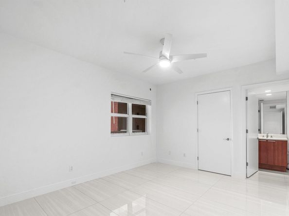 2650 Lake Shore Drive 1005, Riviera Beach FL 33404