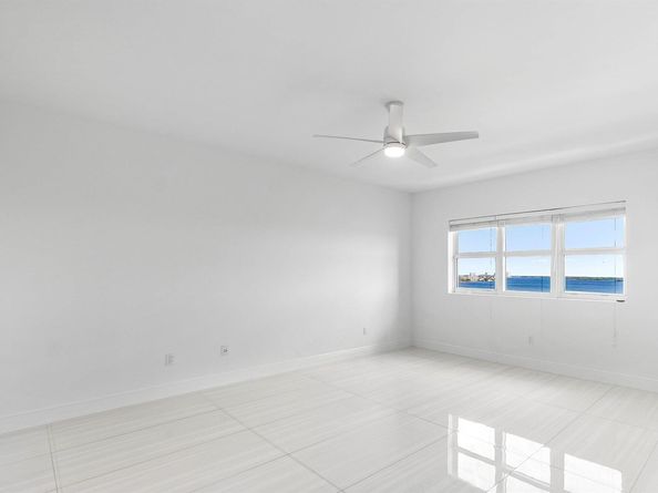 2650 Lake Shore Drive 1005, Riviera Beach FL 33404