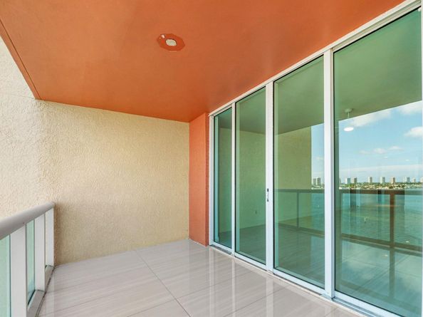 2650 Lake Shore Drive 1005, Riviera Beach FL 33404