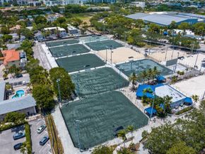 609 NE 13th Avenue 102, Fort Lauderdale FL 33304