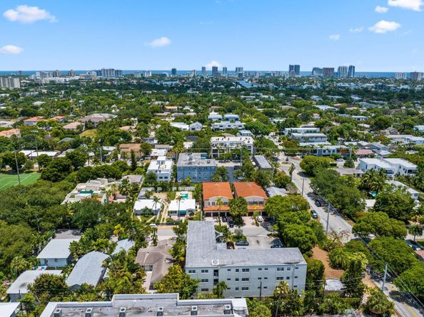 609 NE 13th Avenue 102, Fort Lauderdale FL 33304