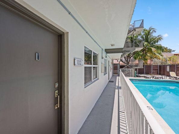 609 NE 13th Avenue 102, Fort Lauderdale FL 33304