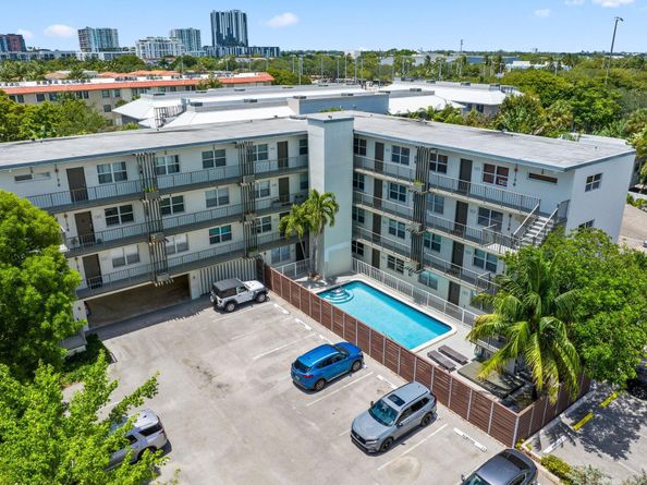 609 NE 13th Avenue 102, Fort Lauderdale FL 33304