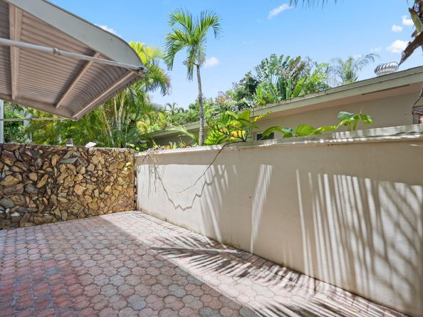 609 NE 13th Avenue 102, Fort Lauderdale FL 33304
