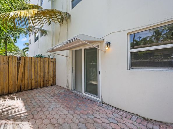 609 NE 13th Avenue 102, Fort Lauderdale FL 33304