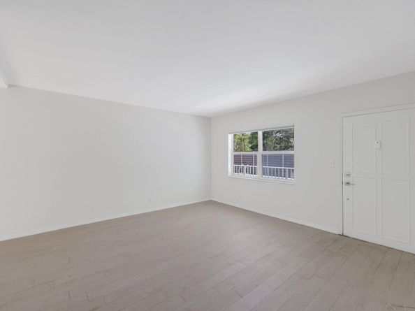 609 NE 13th Avenue 102, Fort Lauderdale FL 33304
