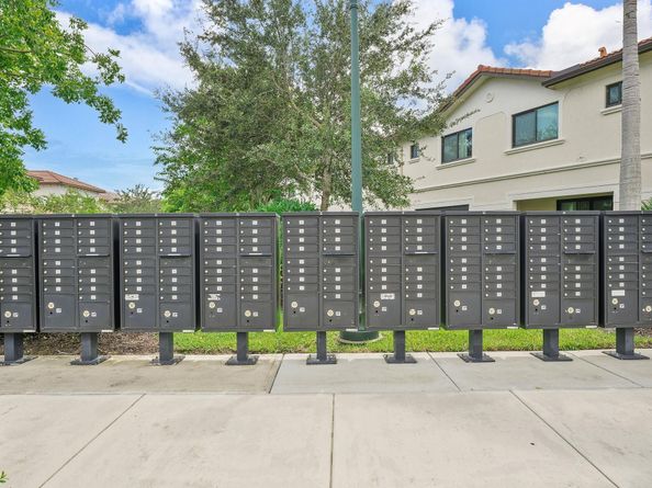 4212 N Dixie Hwy 36, Oakland Park FL 33334