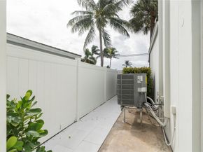 2651 NE 22nd Ct, Pompano Beach FL 33062