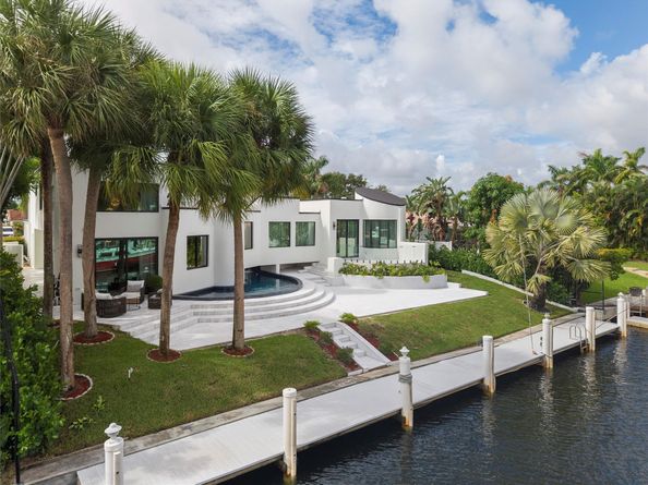 2651 NE 22nd Ct, Pompano Beach FL 33062