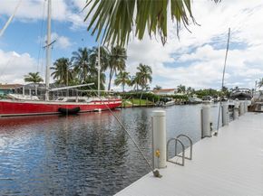 2651 NE 22nd Ct, Pompano Beach FL 33062