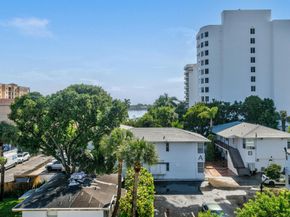 322 N Lakeside Court, West Palm Beach FL 33407