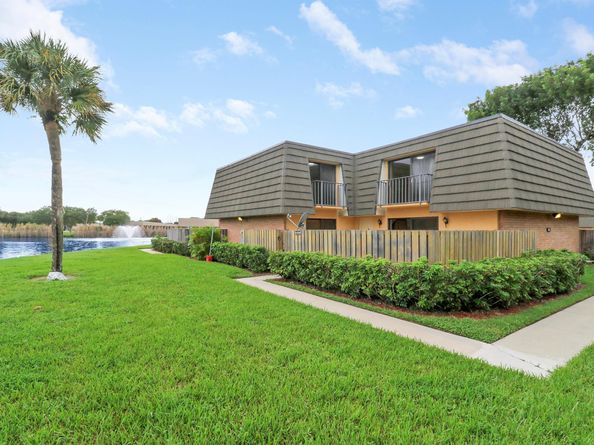 4208 42nd Way, West Palm Beach FL 33407