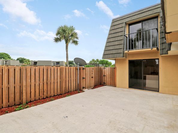 4208 42nd Way, West Palm Beach FL 33407