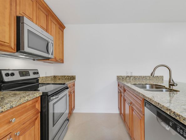 4208 42nd Way, West Palm Beach FL 33407