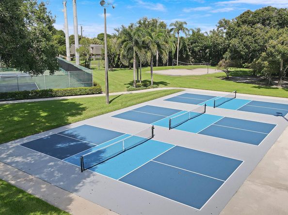 4208 42nd Way, West Palm Beach FL 33407