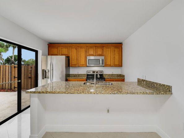 4208 42nd Way, West Palm Beach FL 33407