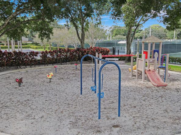 4208 42nd Way, West Palm Beach FL 33407