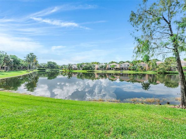 10690 NW 14th St 136, Plantation FL 33322