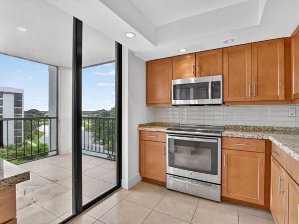 7754 Lakeside Boulevard 462, Boca Raton FL 33434