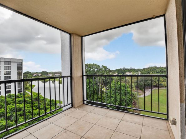 7754 Lakeside Boulevard 462, Boca Raton FL 33434