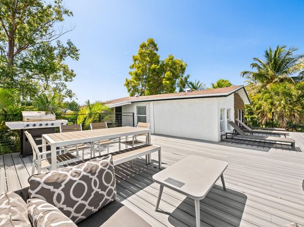 311 SE 3rd Ave, Delray Beach FL 33483