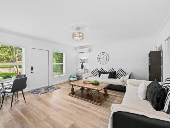 311 SE 3rd Ave, Delray Beach FL 33483