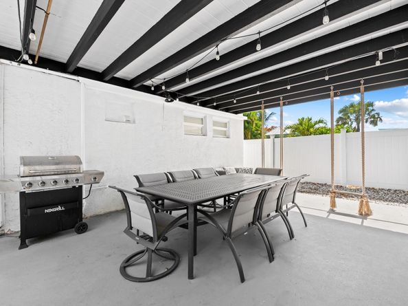 311 SE 3rd Ave, Delray Beach FL 33483