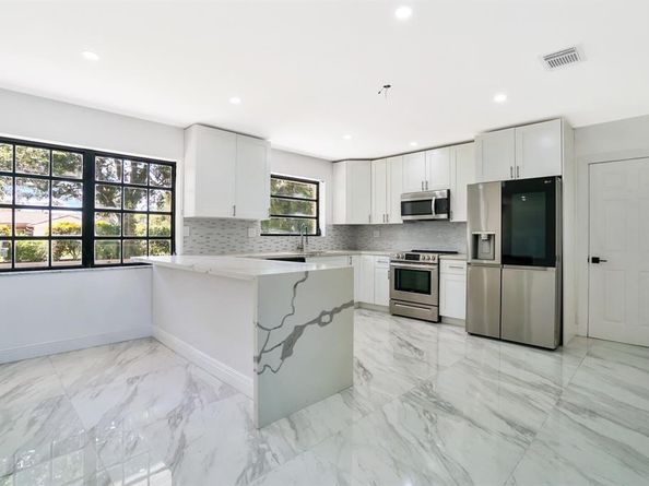 4190 SW 4th St, Plantation FL 33317