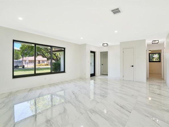 4190 SW 4th St, Plantation FL 33317